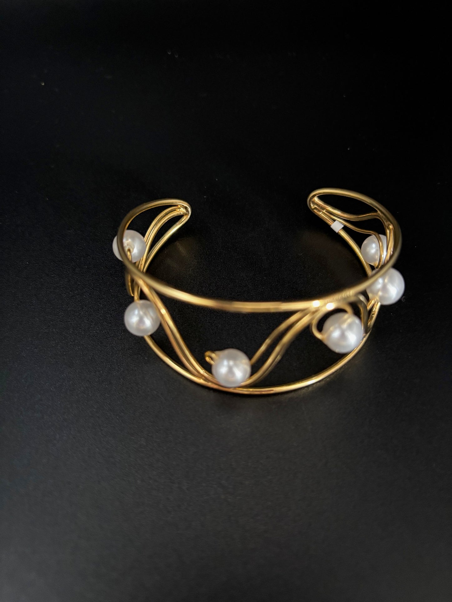 Adjustable Handmade Bracelet with pearls - 22K Gold Plated